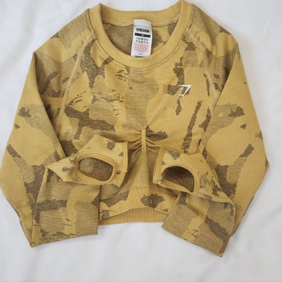 Gymshark Women's 4 Piece Athleisure Apparel Leggings Tops and Shorts - Picture 6 of 6